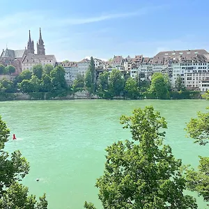  Apartment Riverside
