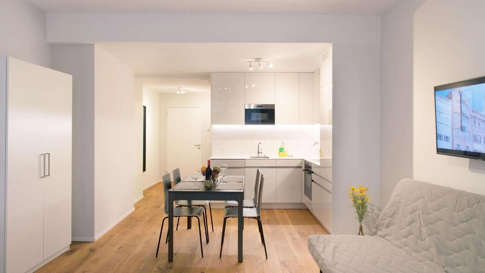 Hitrental Town Hall Apartments Basel